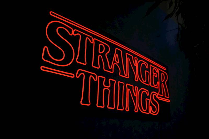 neon Stranger Things 120x50cm