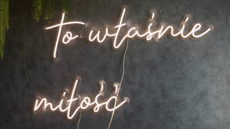neon To własnie miłość 100x50 cm 
