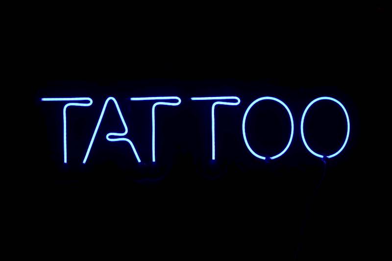 neon Tattoo 80x23 cm