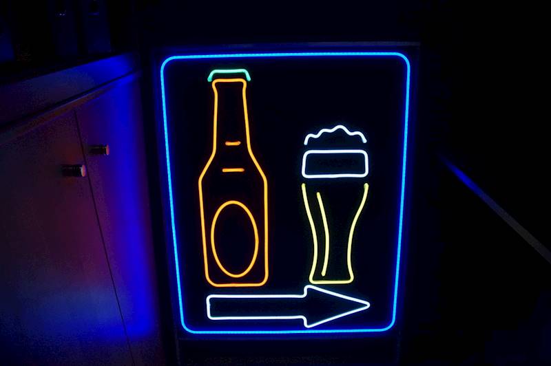 neon zewnętrzny usztywniony Piwo 65x80cm