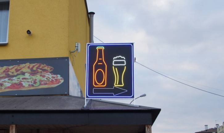 neon zewnętrzny usztywniony Piwo 65x80cm