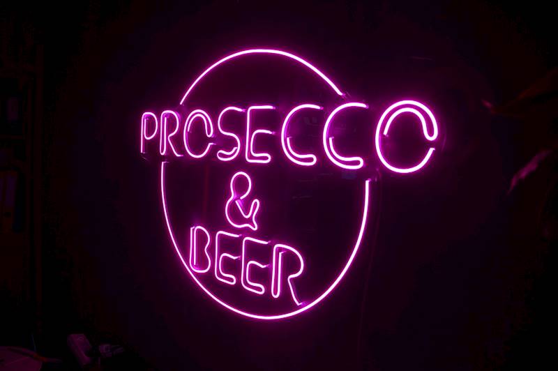 neon Prosecco & Beer 95x71 cm