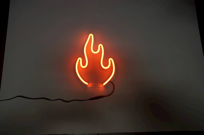 neon Płomień 18x15cm