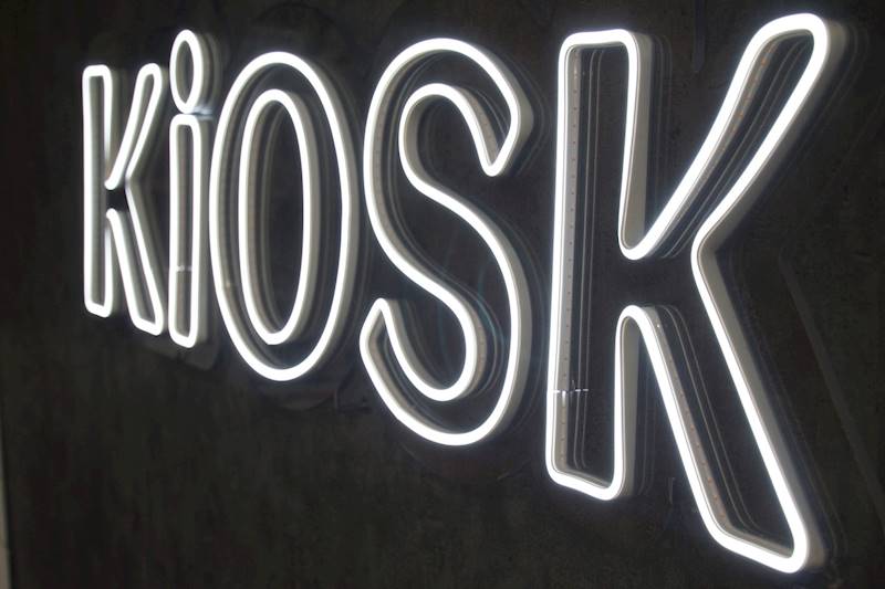 neon Kiosk 105x31cm 