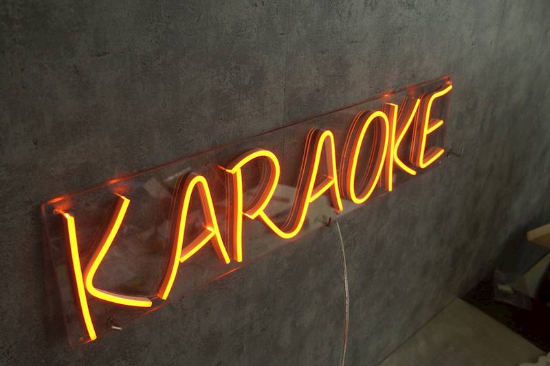 neon KARAOKE 66x15cm