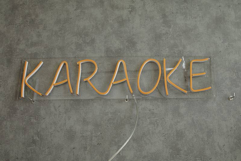 neon KARAOKE 66x15cm