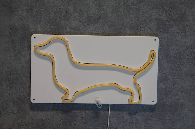 neon Jamnik 30x17 cm 