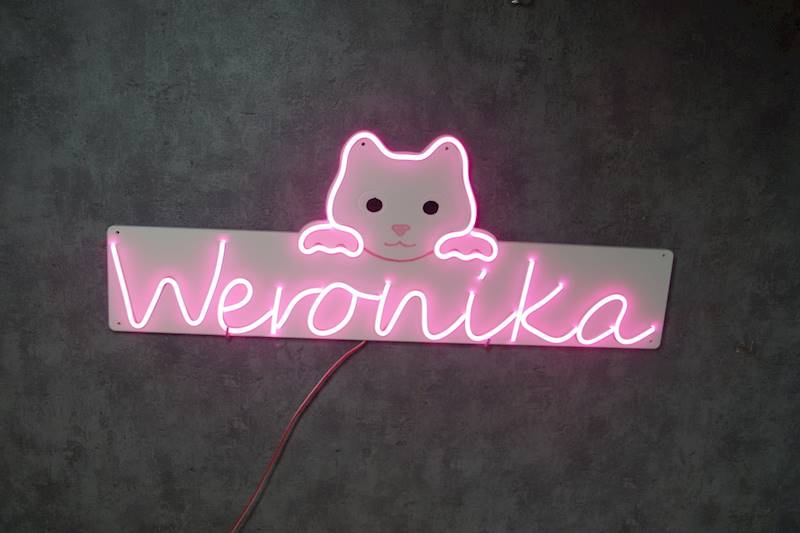 neon Weronika z kotkiem 25x68cm 