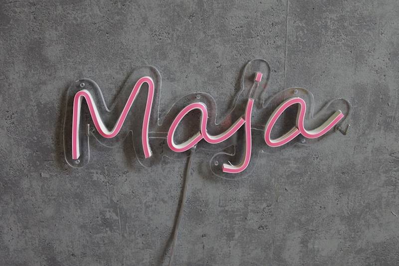 neon Maja 36x15cm 