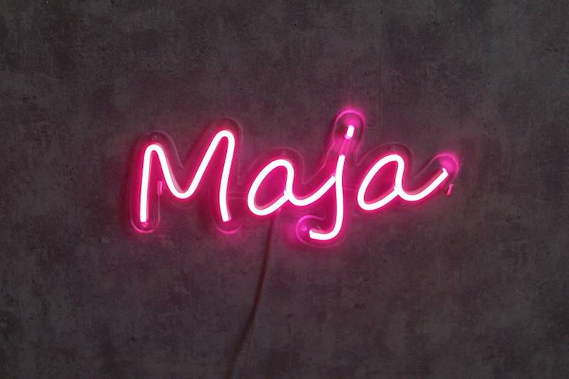 neon Maja 36x15cm 