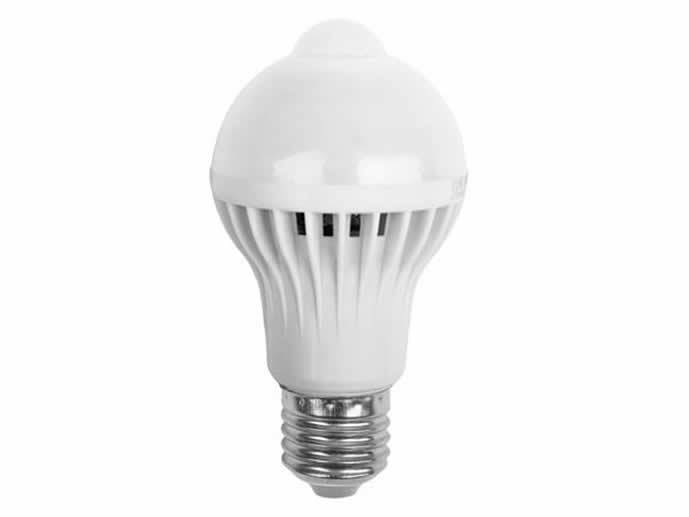 Żarówka LEd E27 9W b.zimny czujka ruchu