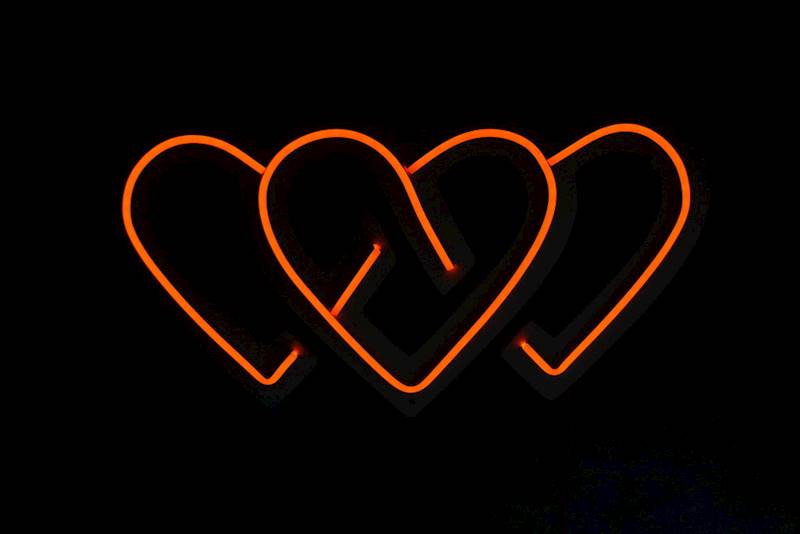neon Serca Koalicji 15 Pażdziernika 40x22cm