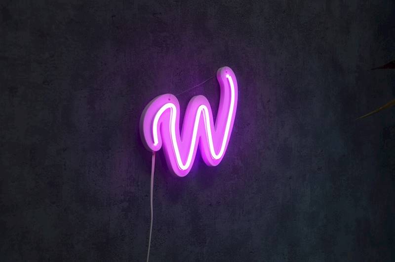 neon litera W 20x15cm 