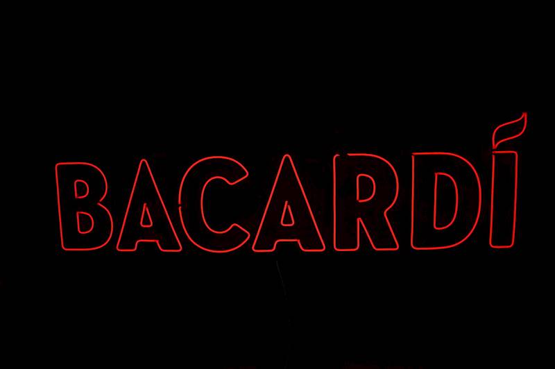 neon Bacardi 200x62cm