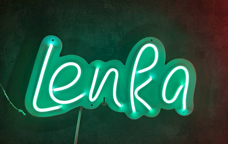neon Lenka 30x15 cm