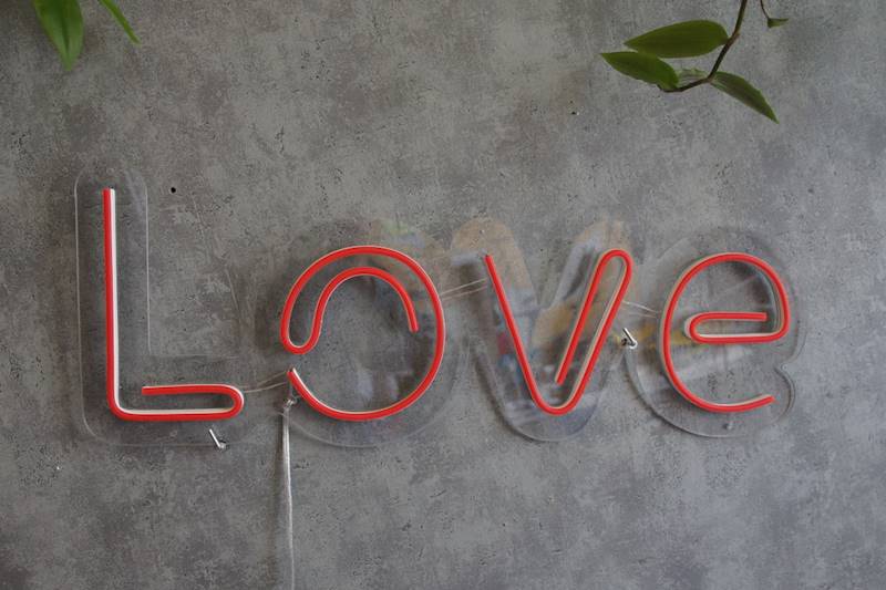 neon Love 22x58cm