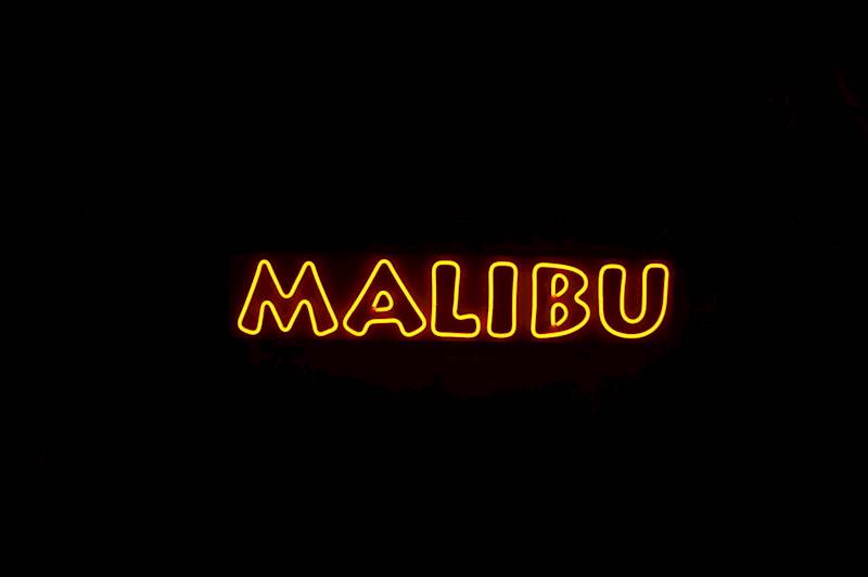 neon Malibu 70x14cm