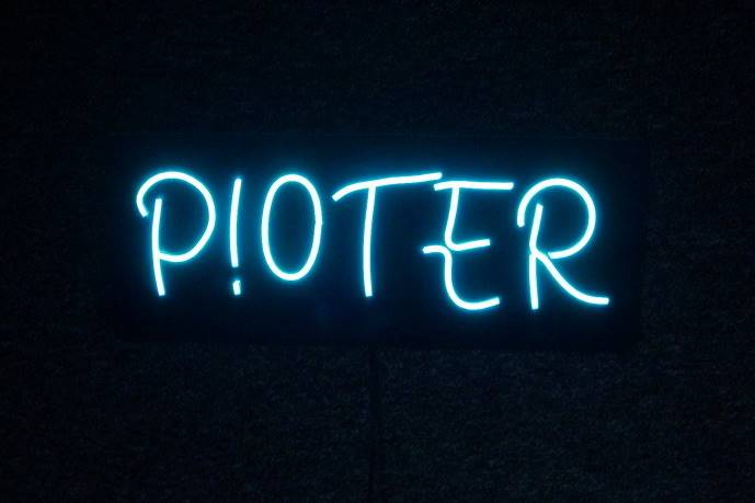 neon P!0TER 50x20cm