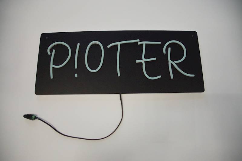 neon P!0TER 50x20cm