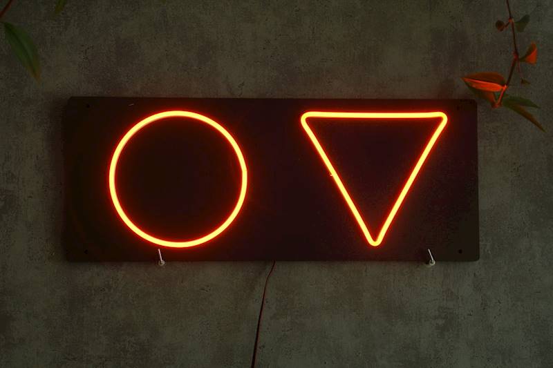 neon WC kółko i trójkąt 50x20cm
