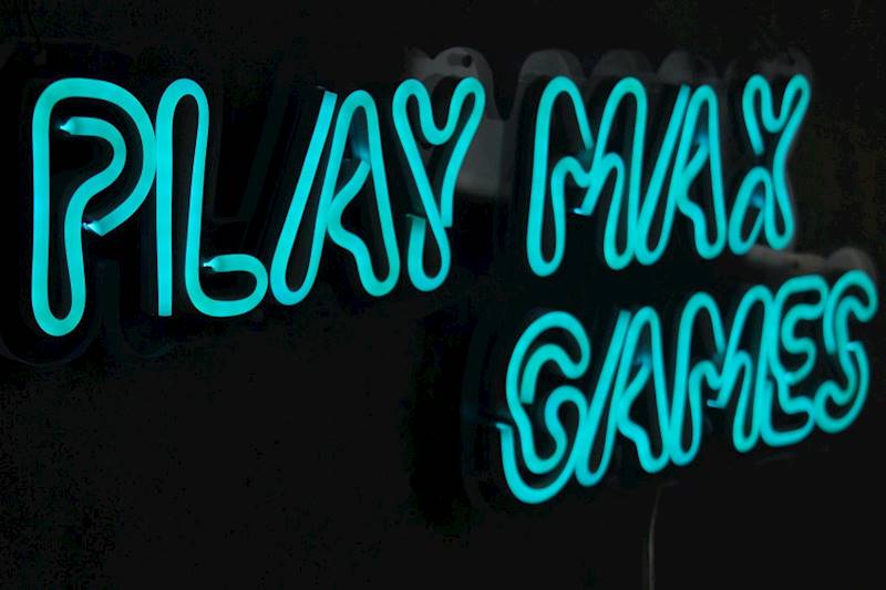 neon Play Max Games 50x19cm