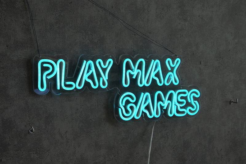 neon Play Max Games 50x19cm