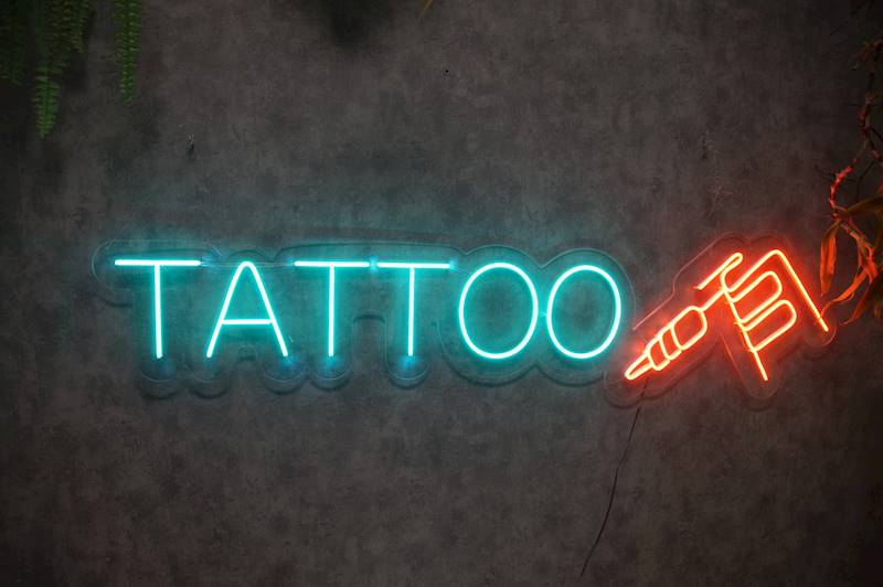 neon Tattoo z maszynką 140x40 cm fiolet i orange