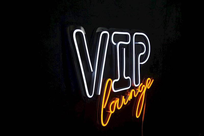 neon VIP lounge 42x32cm