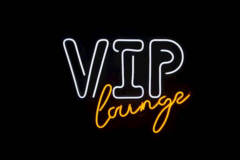 neon VIP lounge 42x32cm