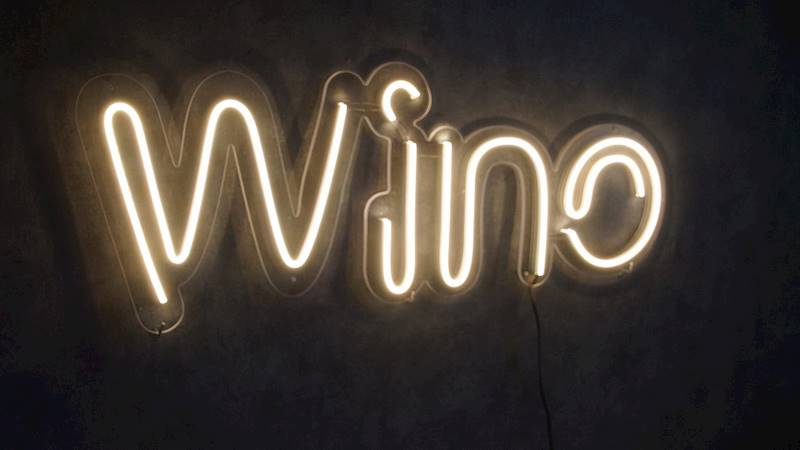 neon Wino 80x29cm