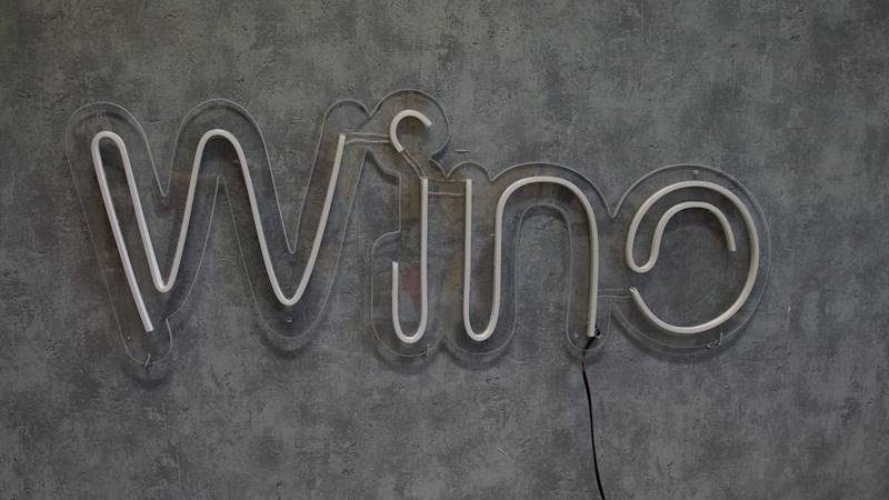 neon Wino 80x29cm