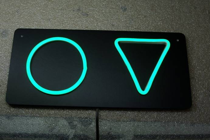 neon WC kółko i trójkąt, czarne, 30x13cm 