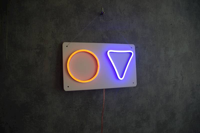 neon WC kółko i trókjąt  30x10cm