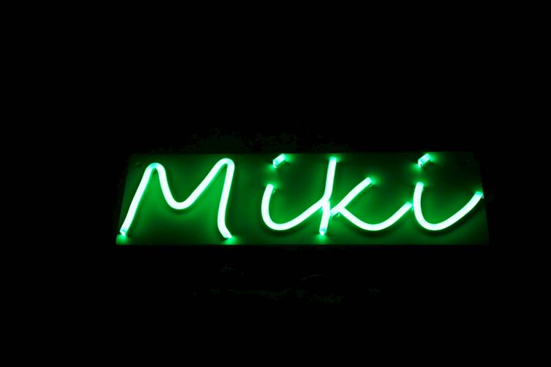 neon Miki 30x10 cm