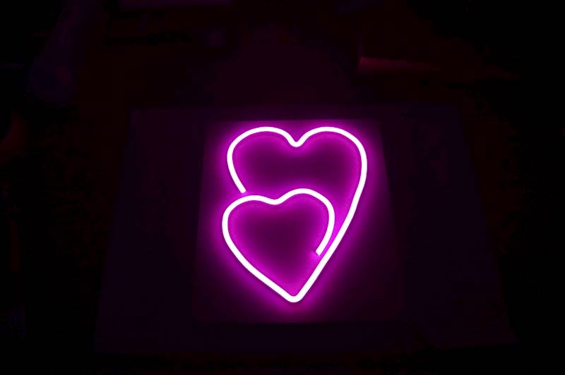 neon serce w sercu 21x24cm 
