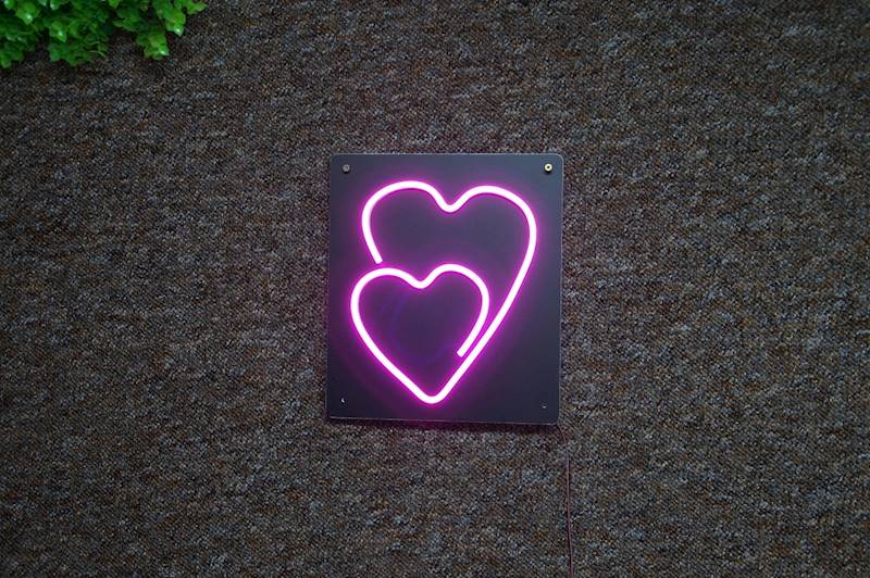 neon serce w sercu 21x24cm 