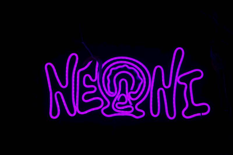 neon Neoni 45x25cm