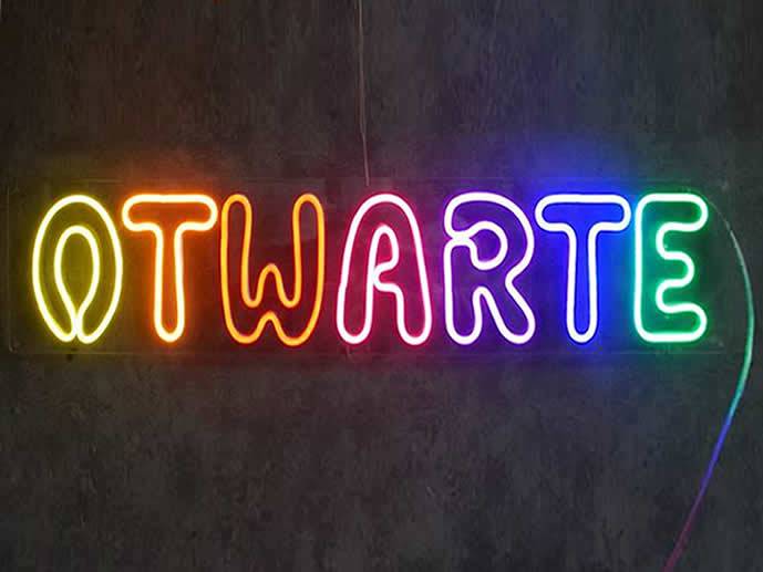 neon Otwarte 77x17cm, tęczowy