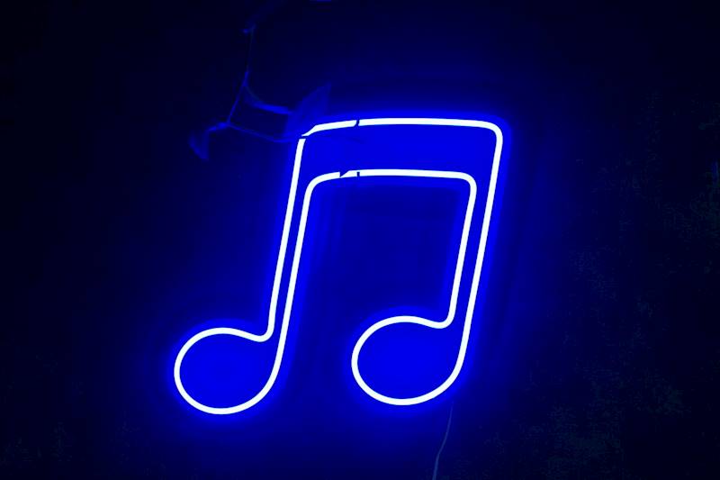 neon nutka 30x35cm 
