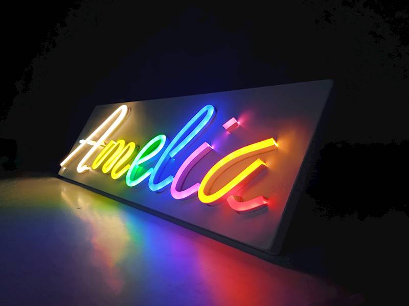 neon stojący Amelka 43x12cm