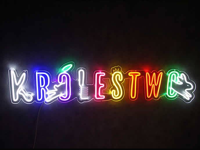 neon Królestwo PC6 podc przezr. kolory 1033x250