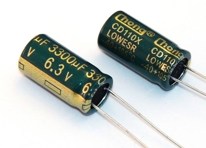 Kondensator 3300uF 6,3V fi 12x21mm przewlekany