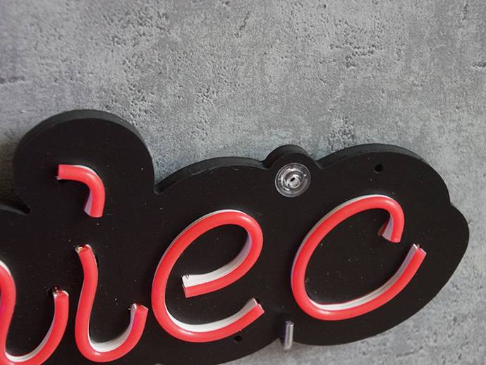 neon Grzaniec 60x20cm z przyssawkami czarne tło