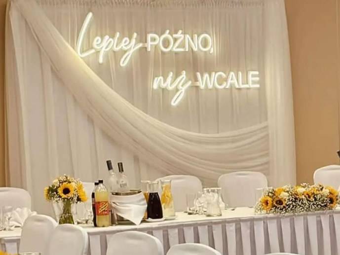 neon lepiej późno niż wcale