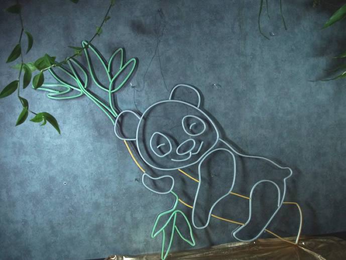 Neon panda wg projektu 137x87cm