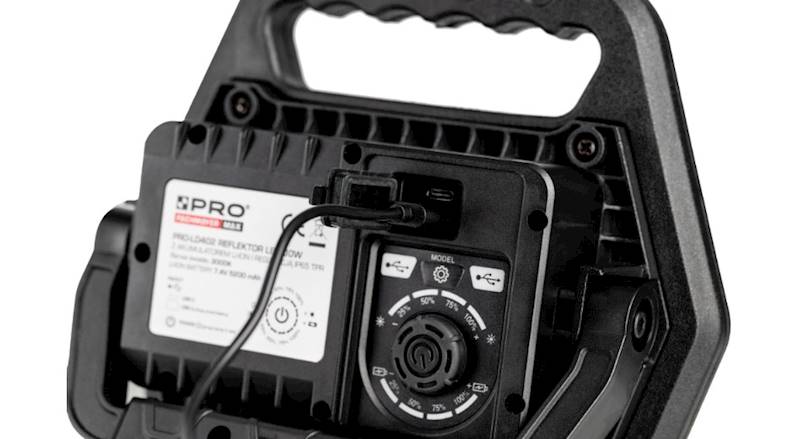 Reflektor lampa LED 30W z akumulatorem LI-ION i regulacją jasności IP65 TP PRO-LD402