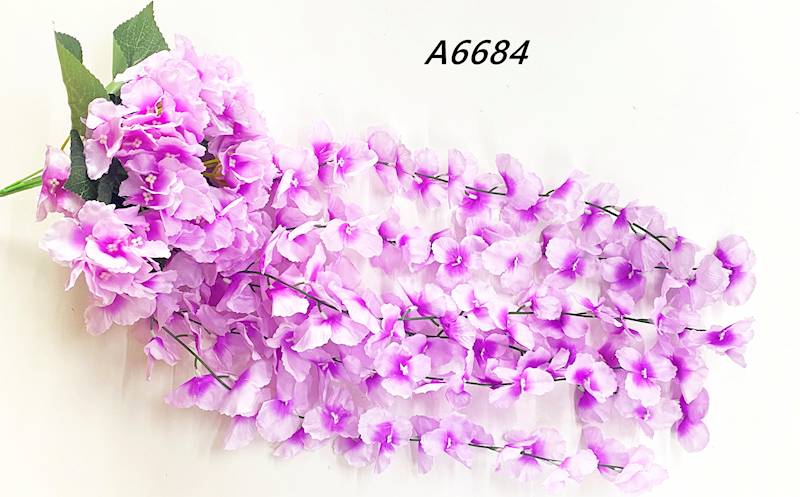 KWIATY SZTUCZNE ZWISAJĄCE