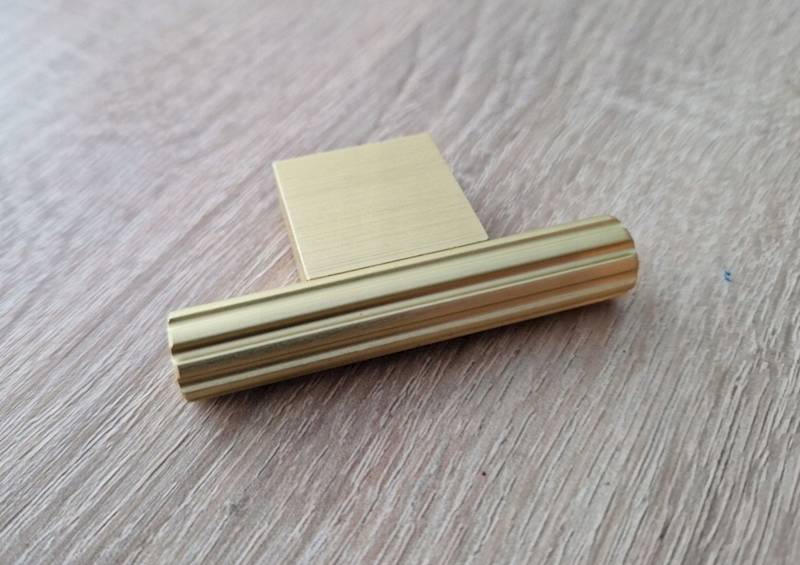 UCHWYT STRIPES GOLD ZŁOTY • Gałka