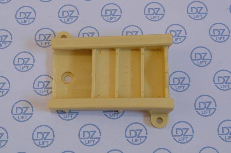 Uchwyt plastikowy do kabla 79x20 mm