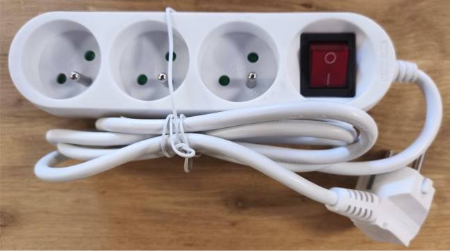 PRZEDŁUŻACZ PS-370WSI H05VV-F 3G1 1.5M BIAŁY